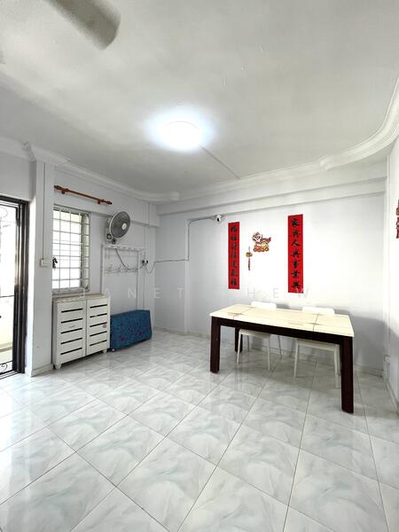 743 Woodlands Circle HDB Flat For Sale at S$ 499,996 | PropertyGuru Singapore - Dining area