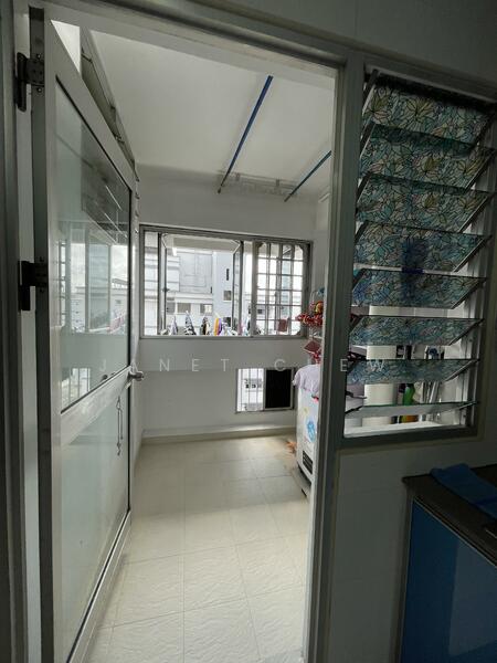 743 Woodlands Circle HDB Flat For Sale at S$ 499,996 | PropertyGuru Singapore - Service Balcony 