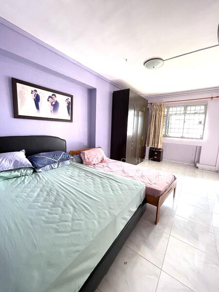 743 Woodlands Circle HDB Flat For Sale at S$ 499,996 | PropertyGuru Singapore - Master bedroom 