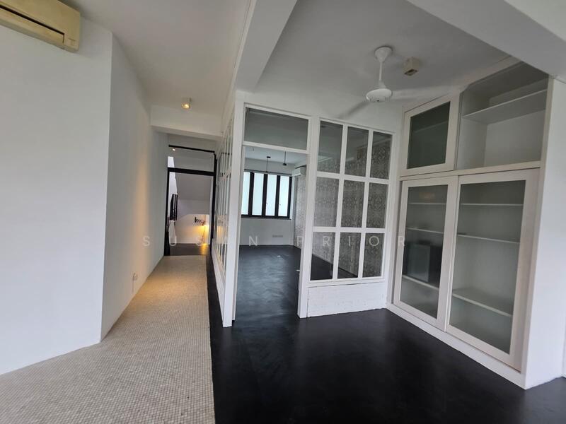 Breezy Old World Charm 3 Bed, Nearby Tiong Bahru Road Walkup Apartment, 3 Bedrooms, 3,200 sqft, Walk-up Apartment For Rent, by Susan Prior, 500054724 - PropertyGuru.com.sg