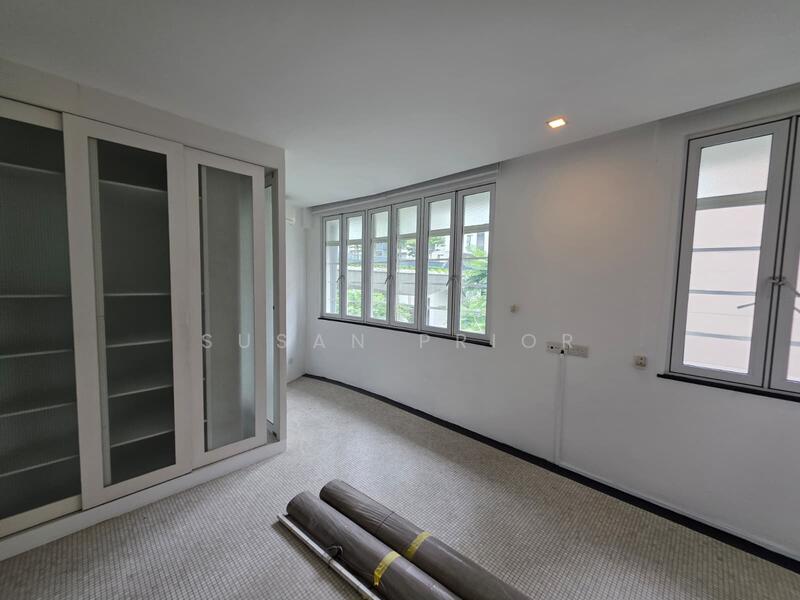 Breezy Old World Charm 3 Bed, Nearby Tiong Bahru Road Walkup Apartment, 3 Bedrooms, 3,200 sqft, Walk-up Apartment For Rent, by Susan Prior, 500054724 - PropertyGuru.com.sg