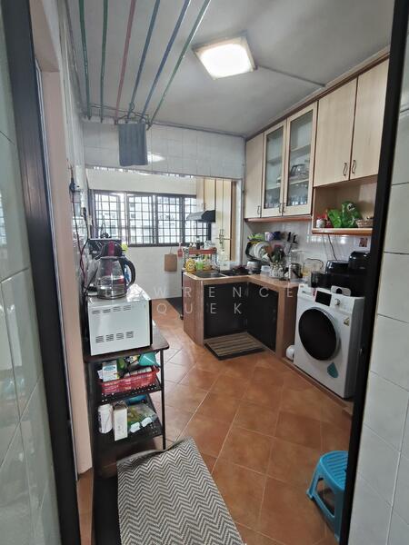 241 Compassvale Walk HDB Flat For Sale at S$ 668,000 | PropertyGuru Singapore - Kitchen