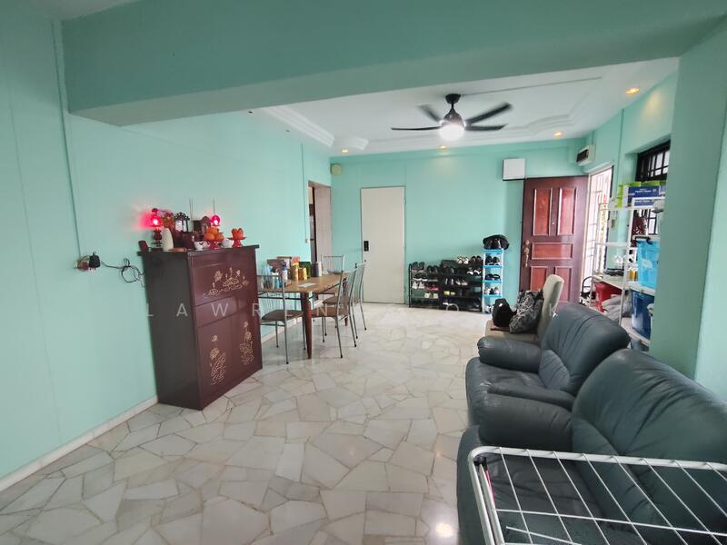 241 Compassvale Walk HDB Flat For Sale at S$ 668,000 | PropertyGuru Singapore - Living Room