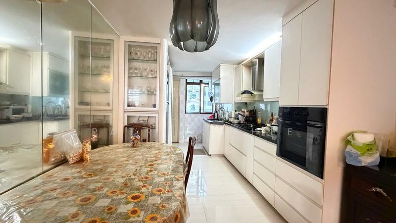 30 New Upper Changi Road HDB Flat For Sale at S$ 385,000 | PropertyGuru Singapore - Kitchen