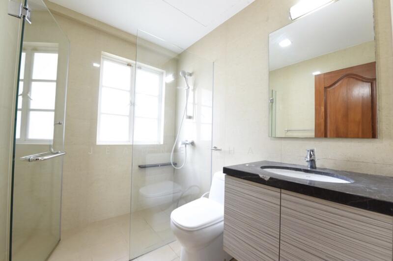 Gentle Villas, Gentle Drive, 5 Bedrooms, 7,382 sqft, Detached House For Rent, by Jeanne Phang, 500054743 - PropertyGuru.com.sg