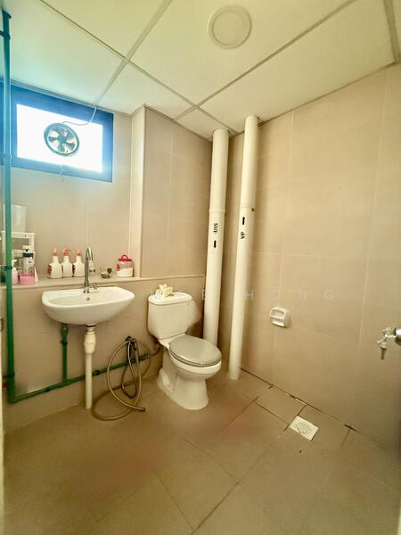 Oxley BizHub, 71 Ubi Road 1, 948 sqft, Light Industrial (B1) For Sale, by Teo Mee Hong, 500054771 - CommercialGuru.com.sg