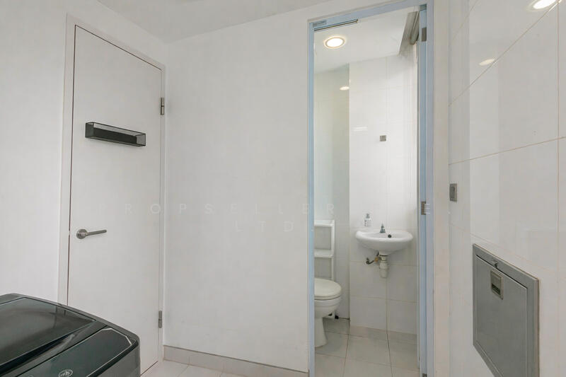 Riviera 38 Condominium For Sale at S$ 2,100,000 | PropertyGuru Singapore - Bathroom