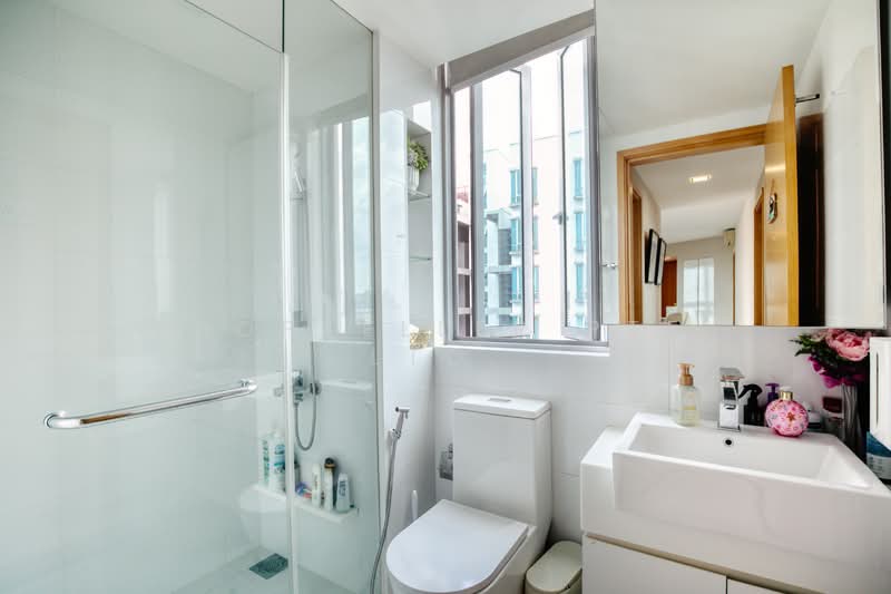 Riviera 38 Condominium For Sale at S$ 2,100,000 | PropertyGuru Singapore - Bathroom