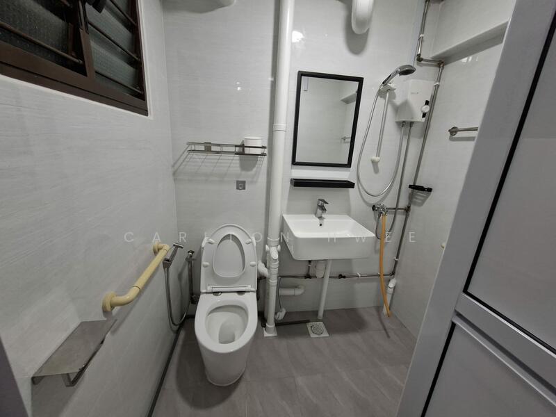 412 Saujana Road, 412 Saujana Road, Room Rental, 230 sqft, HDB Flat For Rent, by Carlton Hwee, 500054819 - Bathroom - PropertyGuru.com.sg