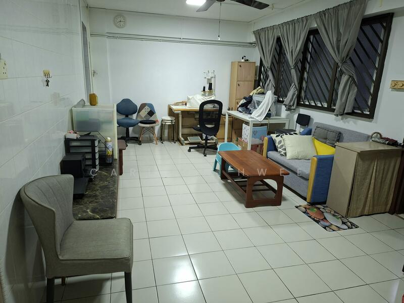 412 Saujana Road, 412 Saujana Road, Room Rental, 230 sqft, HDB Flat For Rent, by Carlton Hwee, 500054819 - Living Room - PropertyGuru.com.sg