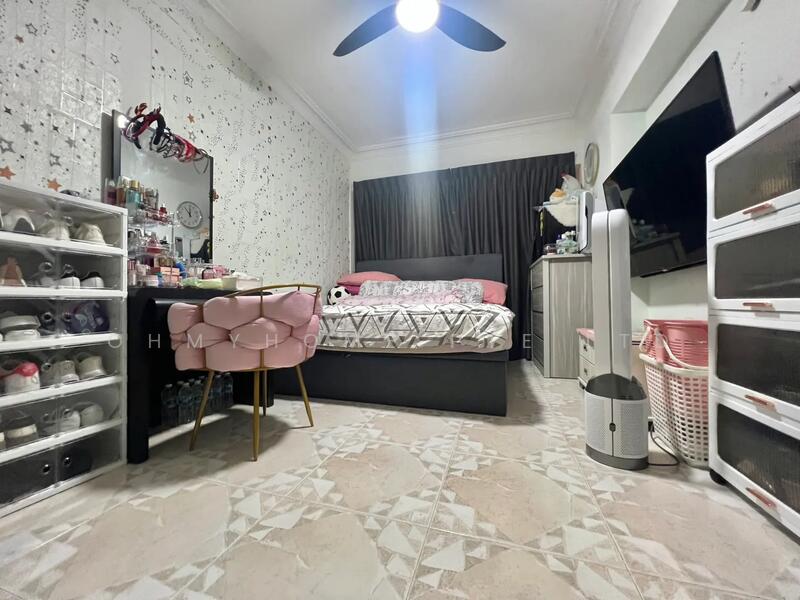 329 Sembawang Close HDB Flat For Sale at S$ 630,000 | PropertyGuru Singapore - Bedroom