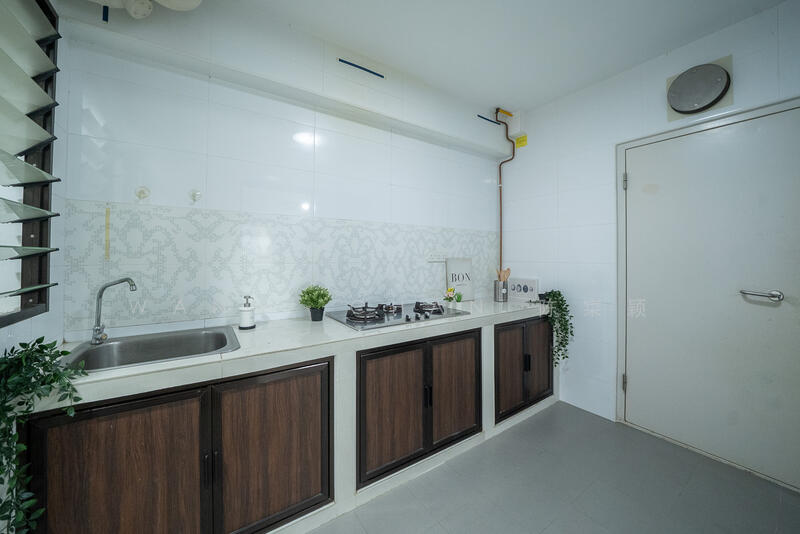 817A Keat Hong Link HDB Flat For Sale at S$ 638,000 | PropertyGuru Singapore - Kitchen
