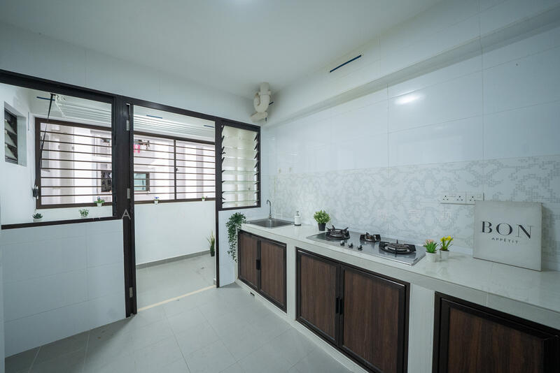 817A Keat Hong Link HDB Flat For Sale at S$ 638,000 | PropertyGuru Singapore - Kitchen