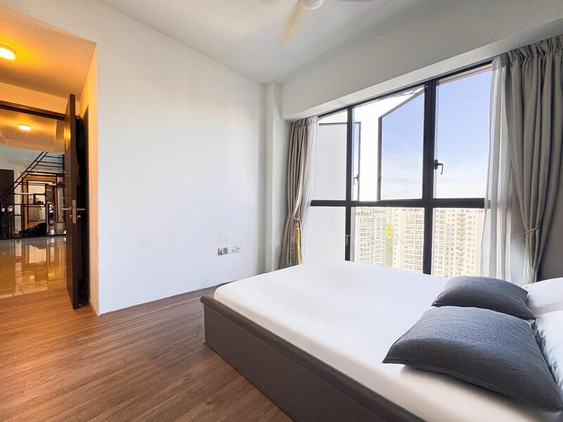Riverfront Residences Condominium For Sale at S$ 1,900,000 | PropertyGuru Singapore - Master Bedroom 