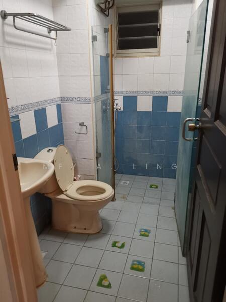 407B Fernvale Road HDB Flat For Sale at S$ 680,000 | PropertyGuru Singapore - Bathroom