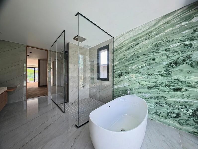 ❤️ MODERN LUXURY! HOLLAND GROVE BRAND NEW SEMI D! Semi-Detached House For Sale at S$ 14,880,000 | PropertyGuru Singapore - Bathroom