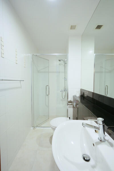 The Shelford, , 3 Bedrooms, 1,788 sqft, Condominium For Rent, by Lester Ng, 500054901 - Bathroom - PropertyGuru.com.sg