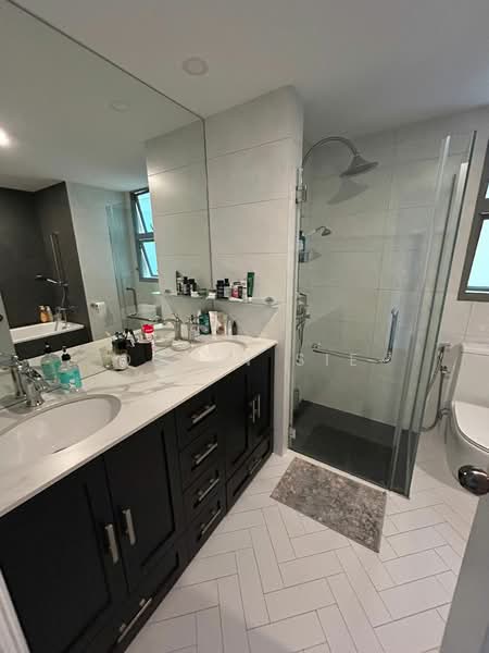 Aspen Heights, 261 River Valley Road, 4 Bedrooms, 1,583 sqft, Condominium For Rent, by Queen Sie, 500054902 - Master Bathroom - PropertyGuru.com.sg