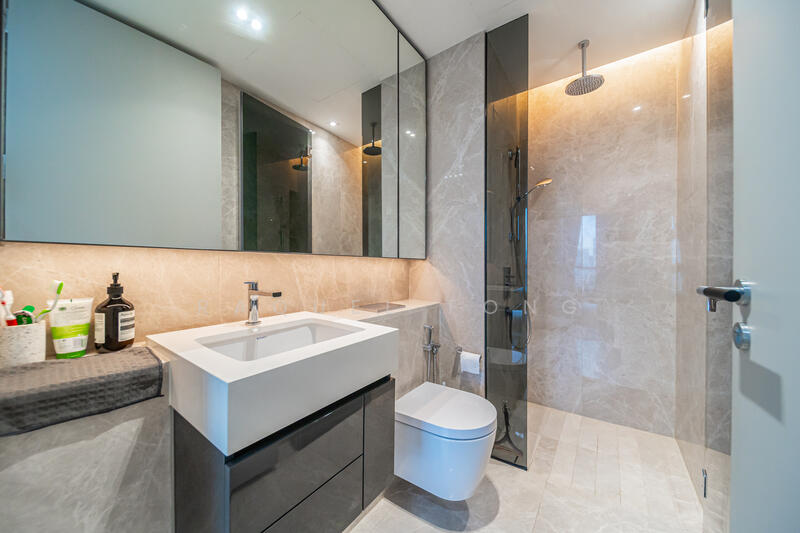 Riviere Condominium For Sale at S$ 3,400,000 | PropertyGuru Singapore - Bathroom