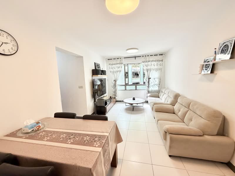 452A Sengkang West Way, 452A Sengkang West Way, 3 Bedrooms, 990 sqft, HDB Flat For Sale, by Finn Yusoff, 500054932 - Living Room - PropertyGuru.com.sg