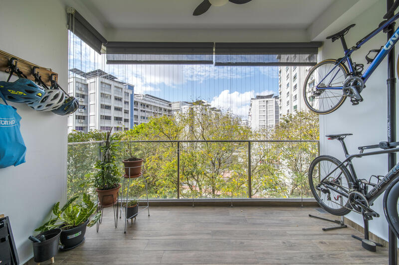 Waterfront Waves Condominium For Sale at S$ 1,580,000 | PropertyGuru Singapore - Balcony