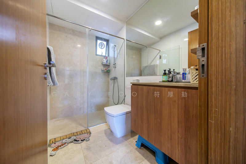 Waterfront Waves Condominium For Sale at S$ 1,580,000 | PropertyGuru Singapore - Bathroom