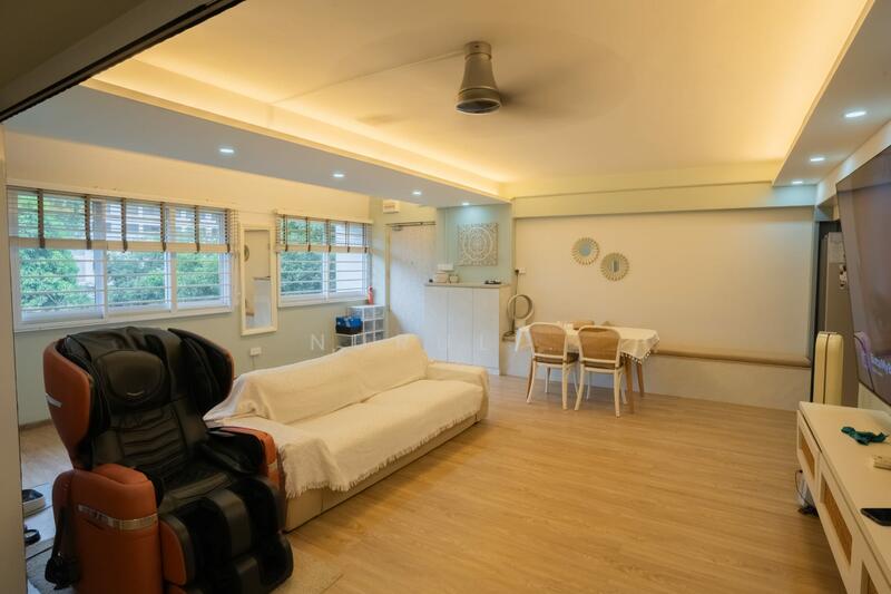 788 Choa Chu Kang North 6 HDB Flat For Sale at S$ 750,000 | PropertyGuru Singapore - Living Room