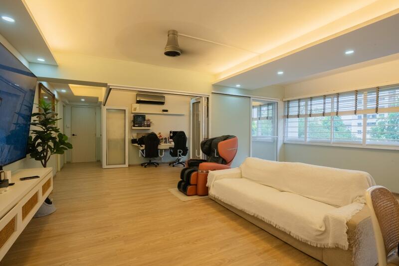 788 Choa Chu Kang North 6 HDB Flat For Sale at S$ 750,000 | PropertyGuru Singapore - Living Room