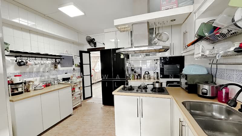245 Pasir Ris Street 21 HDB Flat For Sale at S$ 1,050,000 | PropertyGuru Singapore - Kitchen