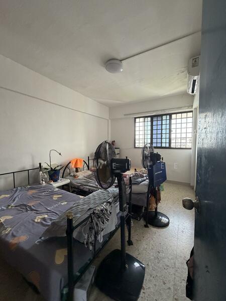 179 Ang Mo Kio Avenue 5 HDB Flat For Sale at S$ 580,000 | PropertyGuru Singapore - Bedroom