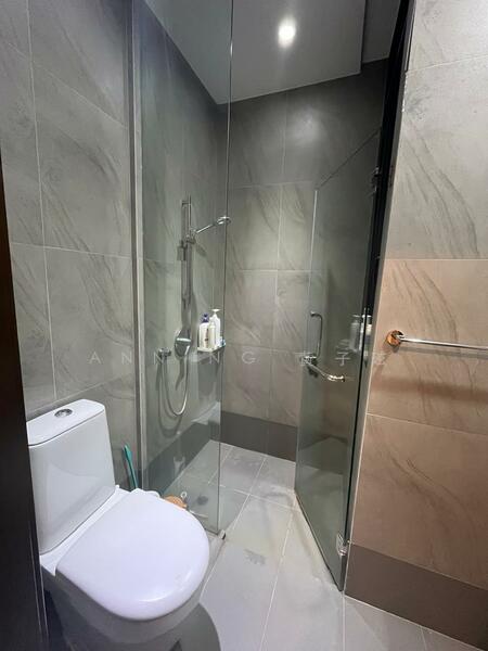 The Foresta @ Mount Faber, 108 Wishart Road, 1 Bedroom, 584 sqft, Condominium For Rent, by Ann Ng 黄子玹, 500054980 - Bathroom - PropertyGuru.com.sg