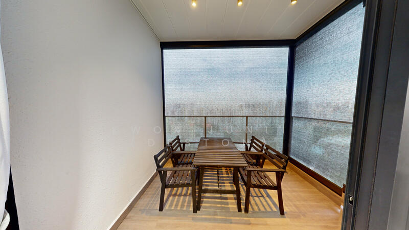 Avenue South Residence Condominium For Sale at S$ 2,450,000 | PropertyGuru Singapore - Balcony with ziptrack