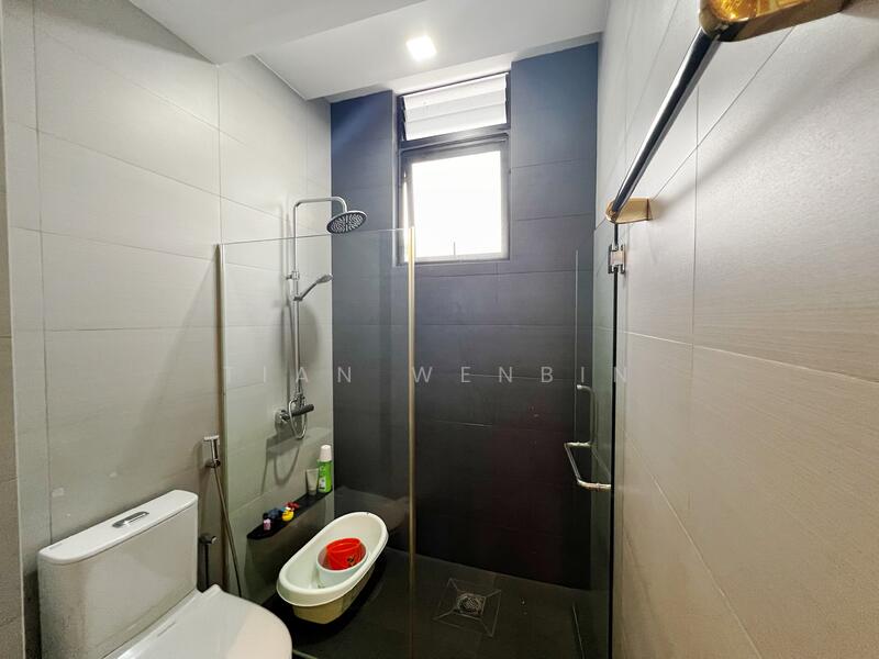 The Summit, 453 Upper East Coast Road, 3 Bedrooms, 1,528 sqft, Condominium For Rent, by Tian Wenbin, 500054989 - Bathroom - PropertyGuru.com.sg