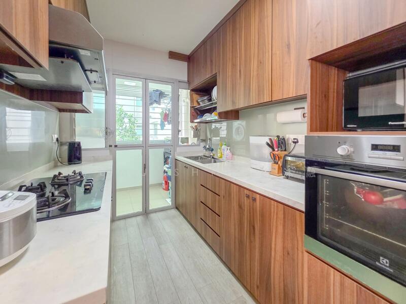 92B Telok Blangah Street 31 HDB Flat For Sale at S$ 950,000 | PropertyGuru Singapore - Kitchen