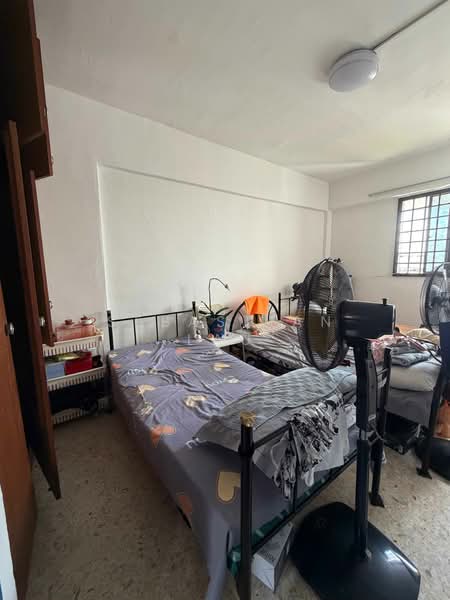 179 Ang Mo Kio Avenue 5 HDB Flat For Sale at S$ 580,000 | PropertyGuru Singapore - Bedroom