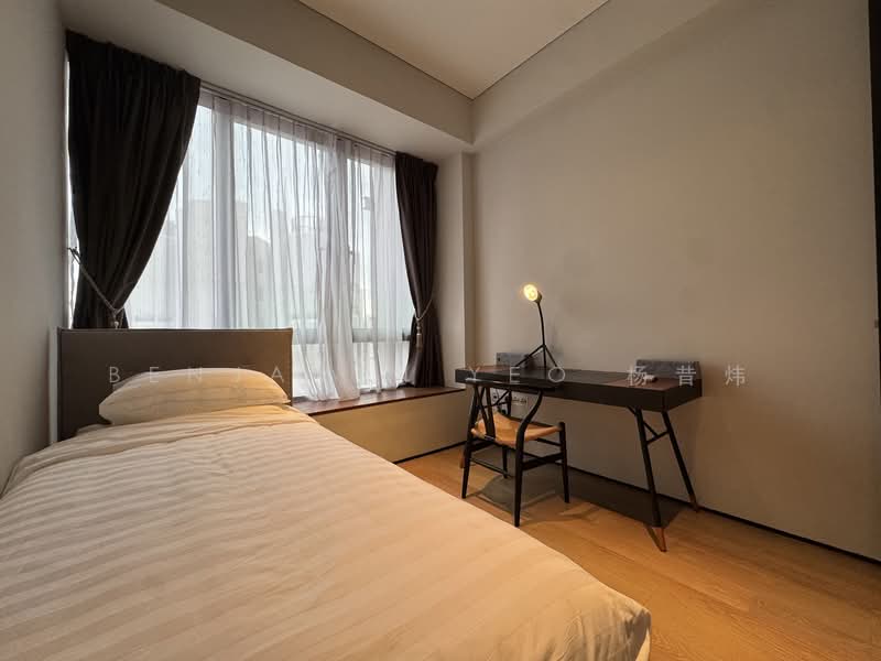 OUE Twin Peaks, 33 Leonie Hill Road, 2 Bedrooms, 1,055 sqft, Condominium For Rent, by Benjamin Yeo 杨昔炜, 500055005 - Bedroom - PropertyGuru.com.sg