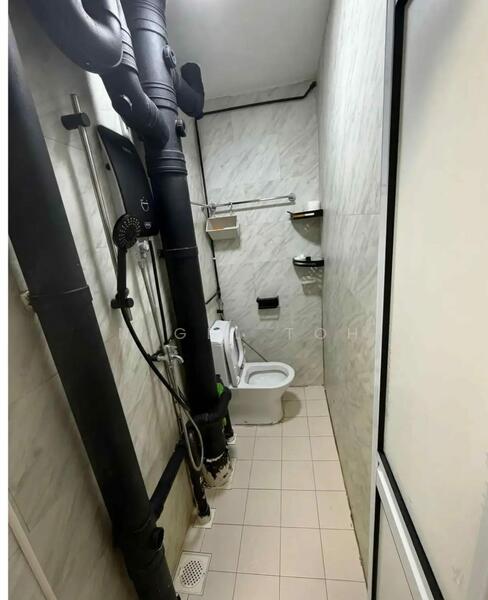 51 Lorong 6 Toa Payoh, 51 Lorong 6 Toa Payoh, Room Rental, 150 sqft, HDB Flat For Rent, by Nigel Toh, 500055006 - Bathroom - PropertyGuru.com.sg