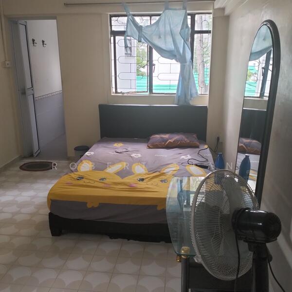 906 Tampines Avenue 4 HDB Flat For Sale at S$ 658,000 | PropertyGuru Singapore - Bedroom