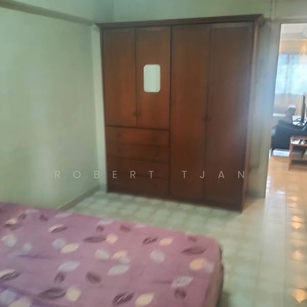 906 Tampines Avenue 4 HDB Flat For Sale at S$ 658,000 | PropertyGuru Singapore - Bedroom