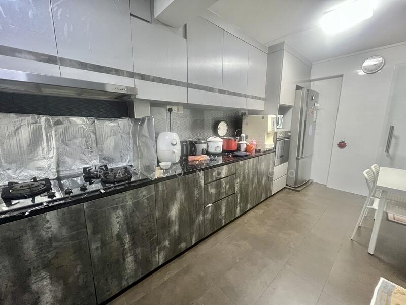 545 Ang Mo Kio Avenue 10 HDB Flat For Sale at S$ 810,000 | PropertyGuru Singapore - Kitchen