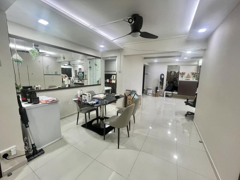 545 Ang Mo Kio Avenue 10 HDB Flat For Sale at S$ 810,000 | PropertyGuru Singapore - Living Room