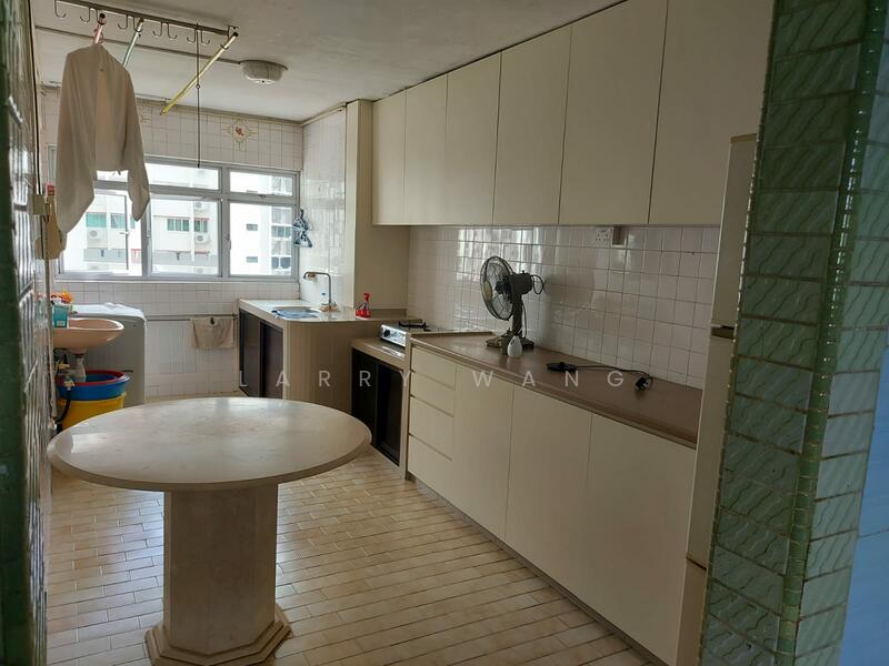 307 Shunfu Road HDB Flat For Sale at S$ 750,000 | PropertyGuru Singapore - Kitchen
