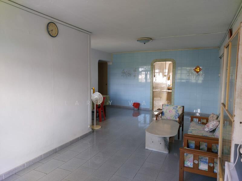307 Shunfu Road HDB Flat For Sale at S$ 750,000 | PropertyGuru Singapore - Living Room