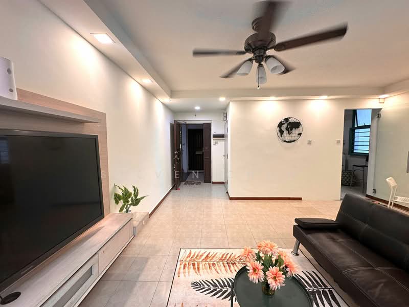690C Woodlands Drive 75 HDB Flat For Sale at S$ 528,888 | PropertyGuru Singapore - Living Room