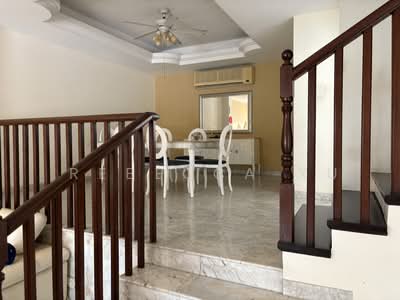 For Sale - 89 Aroozoo avenue