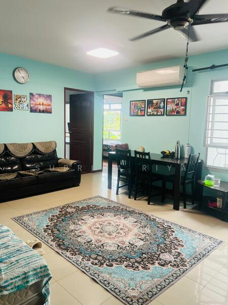 408B Fernvale Road HDB Flat For Sale at S$ 590,000 | PropertyGuru Singapore - Living Room