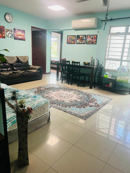 408B Fernvale Road HDB Flat For Sale at S$ 590,000 | PropertyGuru Singapore - Living Room