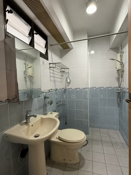79A Toa Payoh Central, 79A Toa Payoh Central, 3 Bedrooms, 818 sqft, HDB Flat For Rent, by Yen Neo L Y, 500055166 - Bathroom - PropertyGuru.com.sg