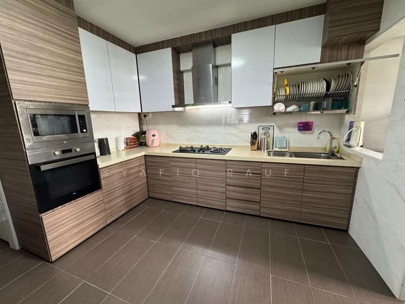 777 Pasir Ris Street 71 HDB Flat For Sale at S$ 750,000 | PropertyGuru Singapore - Kitchen