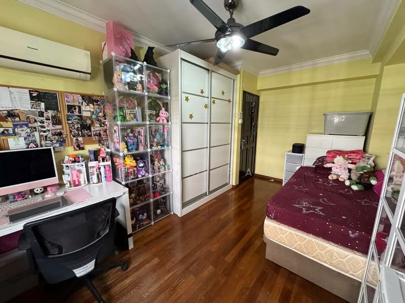 777 Pasir Ris Street 71 HDB Flat For Sale at S$ 750,000 | PropertyGuru Singapore - Bedroom